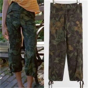 Utility Pants in Moss Camo Leaf Pattern Size 28
